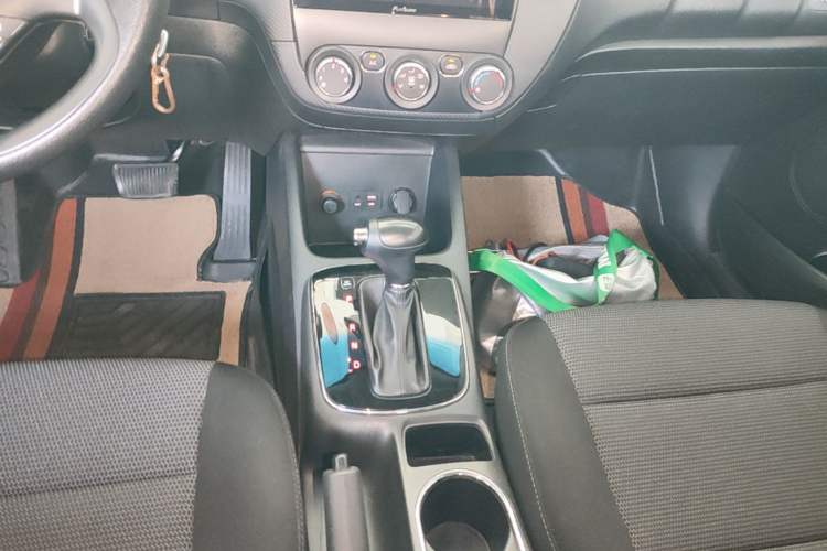 Used Kia K3 2017 1.6L Automatic 15th Anniversary Special Edition GLS Gear Lever