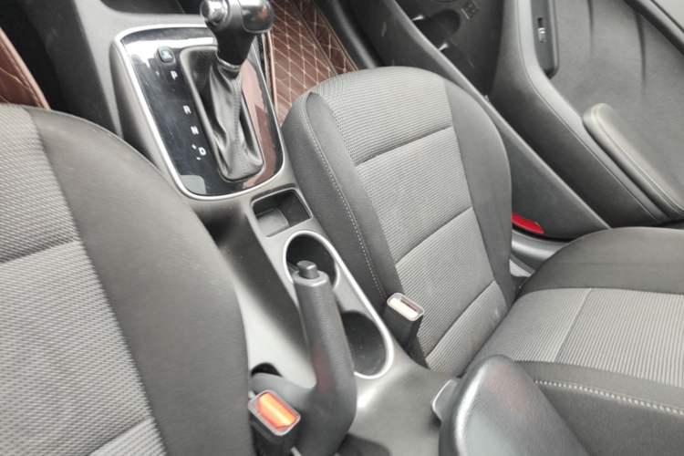 Used Kia K3 2017 1.6L Automatic 15th Anniversary Special Edition GLS Gear Lever