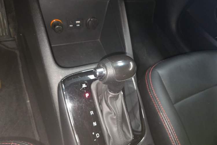 Used Kia K3 2017 1.6L Automatic 15th Anniversary Special Edition GLS Gear Lever