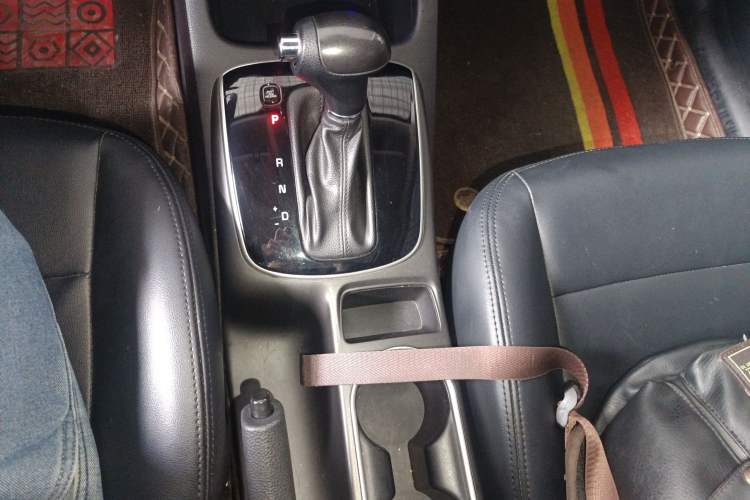 Used Kia K3 2017 1.6L Automatic 15th Anniversary Special Edition GLS Gear Lever