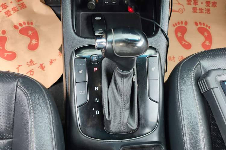 Used Kia K3 2017 1.6L Automatic 15th Anniversary Special Edition GLS Gear Lever