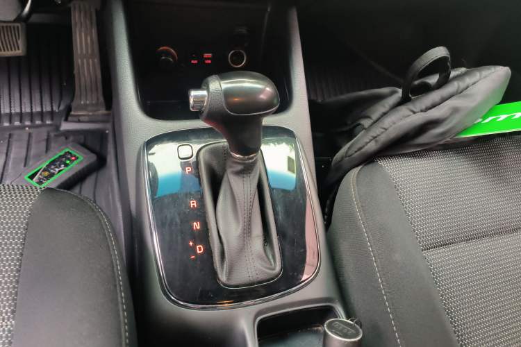 Used Kia K3 2017 1.6L Automatic 15th Anniversary Special Edition GLS Gear Lever