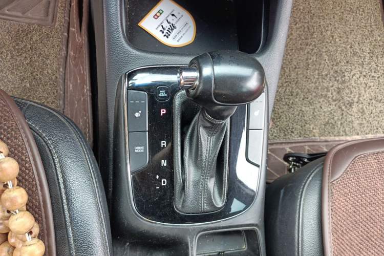 Used Kia K3 2017 1.6L Automatic 15th Anniversary Special Edition GLS Gear Lever