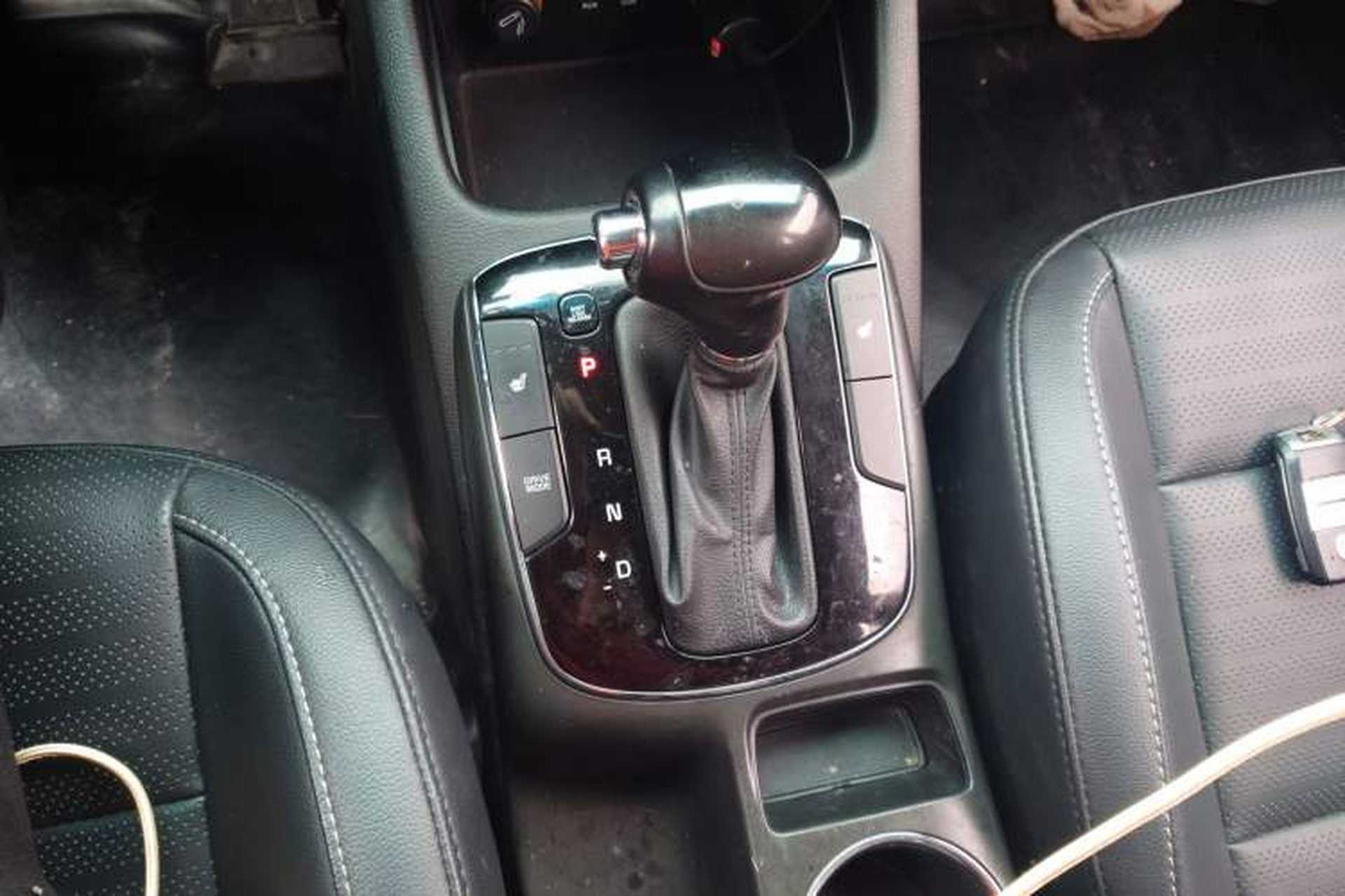 Used Kia K3 2017 1.6L Automatic 15th Anniversary Special Edition GLS Gear Lever