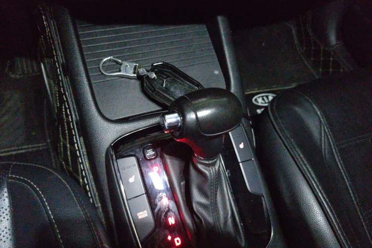 Used Kia K3 2017 1.6L Automatic 15th Anniversary Special Edition GLS Gear Lever