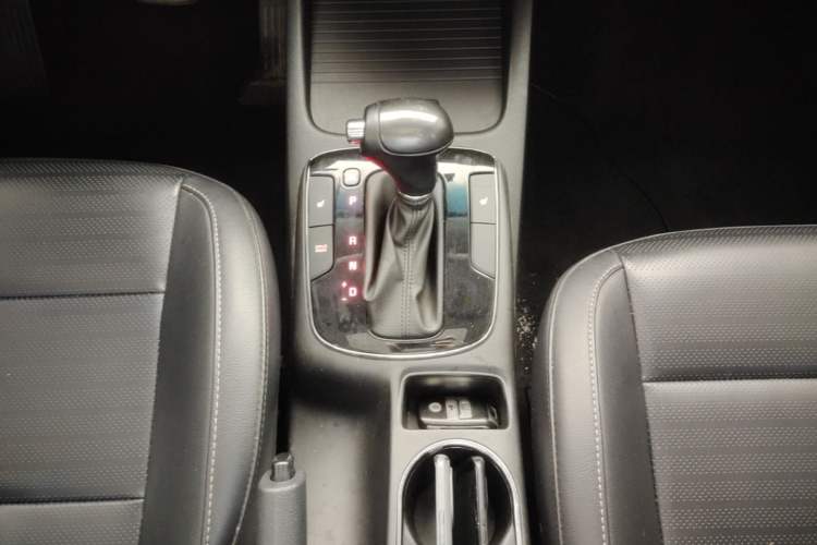 Used Kia K3 2017 1.6L Automatic 15th Anniversary Special Edition GLS Gear Lever