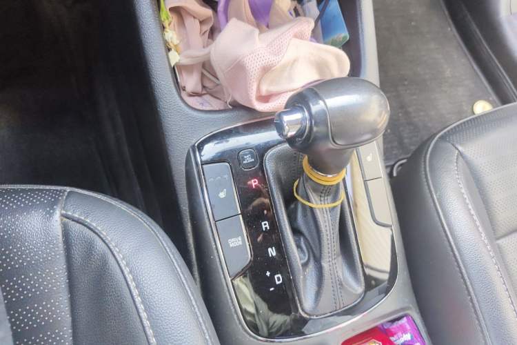 Used Kia K3 2017 1.6L Automatic 15th Anniversary Special Edition GLS Gear Lever
