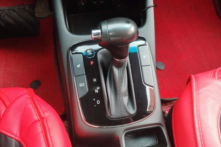 Used Kia K3 2017 1.6L Automatic 15th Anniversary Special Edition GLS Gear Lever