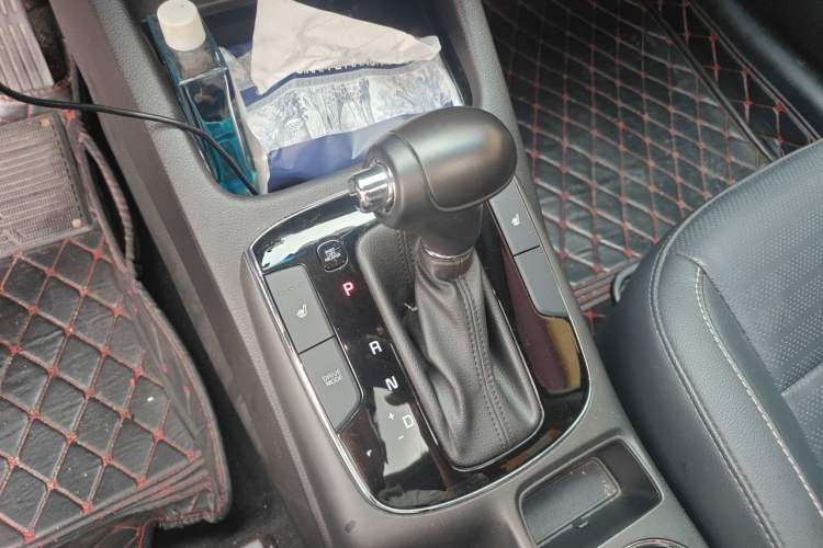 Used Kia K3 2017 1.6L Automatic 15th Anniversary Special Edition GLS Gear Lever