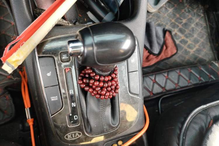 Used Kia K3 2017 1.6L Automatic 15th Anniversary Special Edition GLS Gear Lever