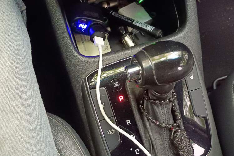 Used Kia K3 2017 1.6L Automatic 15th Anniversary Special Edition GLS Gear Lever