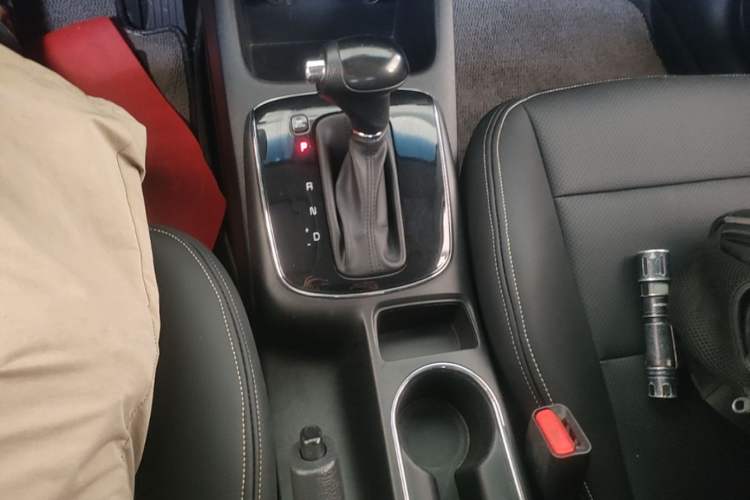 Used Kia K3 2017 1.6L Automatic 15th Anniversary Special Edition GLS Gear Lever