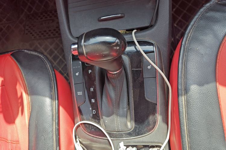 Used Kia K3 2017 1.6L Automatic 15th Anniversary Special Edition GLS Gear Lever