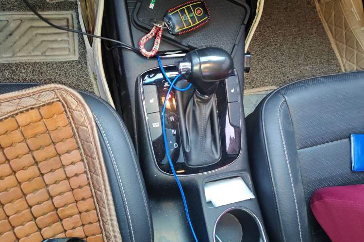 Used Kia K3 2017 1.6L Automatic 15th Anniversary Special Edition GLS Gear Lever