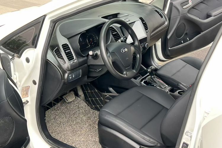 Used Kia K3 2017 1.6L Automatic 15th Anniversary Special Edition GLS Interior 2