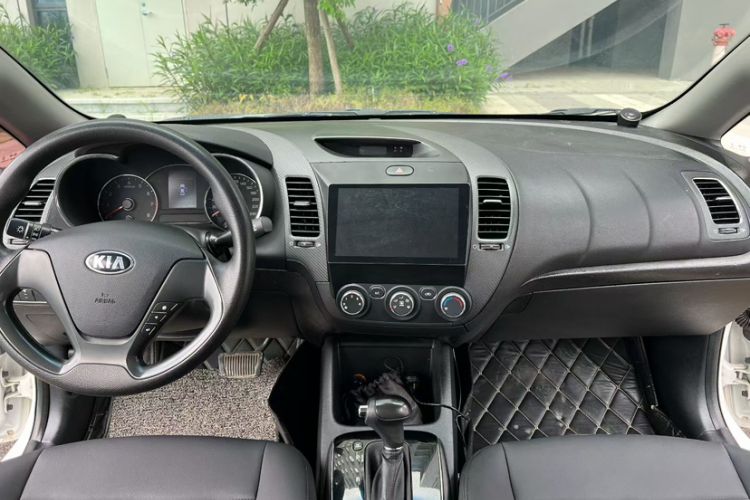 Used Kia K3 2017 1.6L Automatic 15th Anniversary Special Edition GLS Interior 4