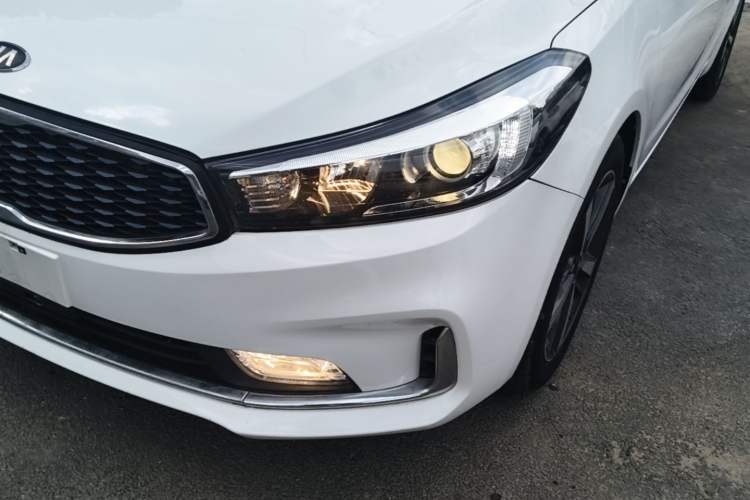 Used Kia K3 2017 1.6L Automatic 15th Anniversary Special Edition GLS Left Front Headlight