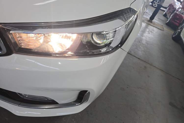 Used Kia K3 2017 1.6L Automatic 15th Anniversary Special Edition GLS Left Front Headlight