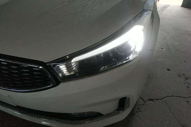 Used Kia K3 2017 1.6L Automatic 15th Anniversary Special Edition GLS Left Front Headlight
