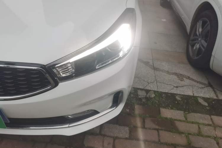 Used Kia K3 2017 1.6L Automatic 15th Anniversary Special Edition GLS Left Front Headlight