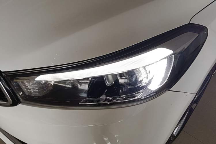 Used Kia K3 2017 1.6L Automatic 15th Anniversary Special Edition GLS Left Front Headlight