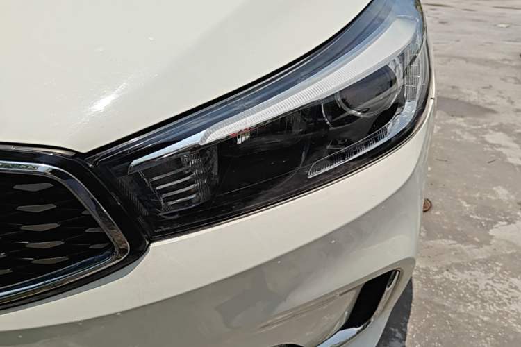 Used Kia K3 2017 1.6L Automatic 15th Anniversary Special Edition GLS Left Front Headlight