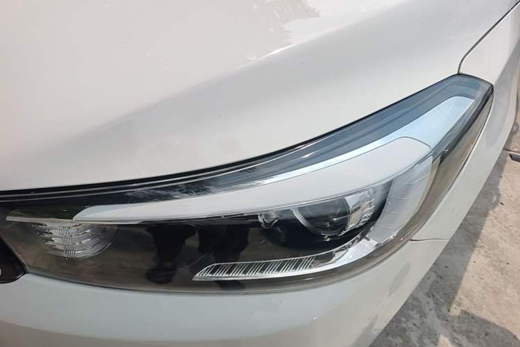 Used Kia K3 2017 1.6L Automatic 15th Anniversary Special Edition GLS Left Front Headlight