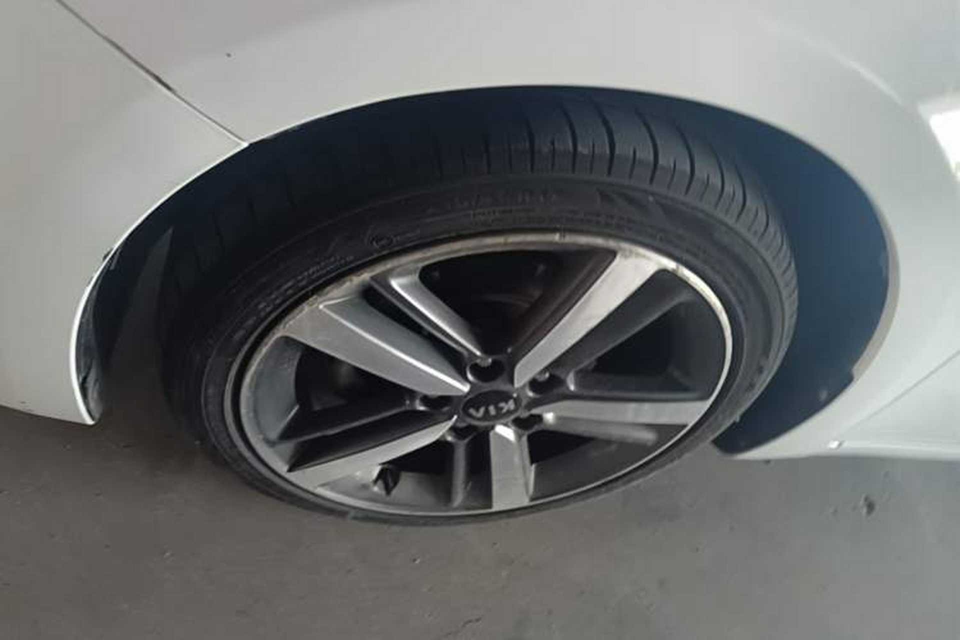 Used Kia K3 2017 1.6L Automatic 15th Anniversary Special Edition GLS Left Front Wheel Hub