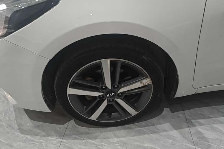 Used Kia K3 2017 1.6L Automatic 15th Anniversary Special Edition GLS Left Front Wheel Hub