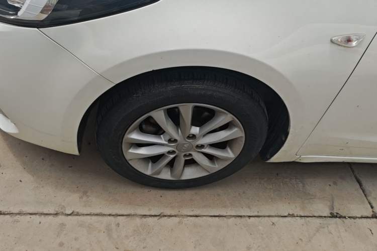 Used Kia K3 2017 1.6L Automatic 15th Anniversary Special Edition GLS Left Front Wheel Hub