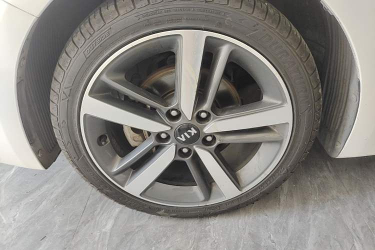 Used Kia K3 2017 1.6L Automatic 15th Anniversary Special Edition GLS Left Front Wheel Hub