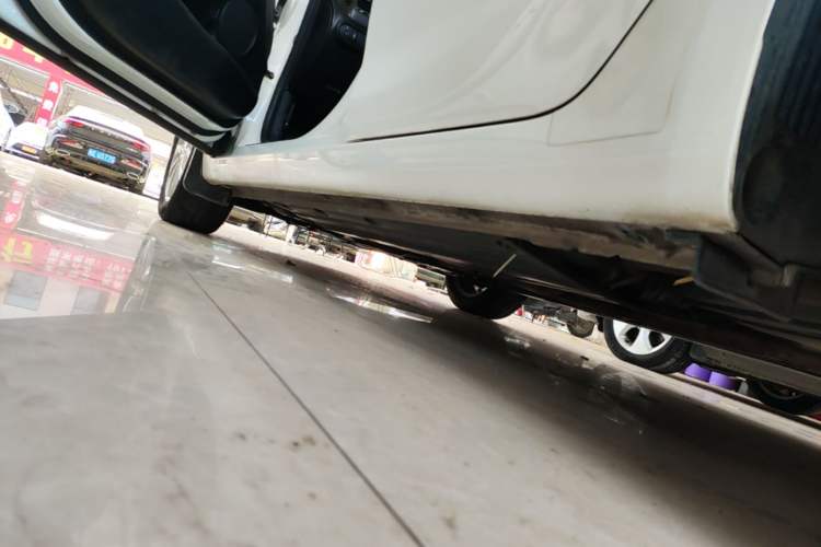 Used Kia K3 2017 1.6L Automatic 15th Anniversary Special Edition GLS Left Side Sill