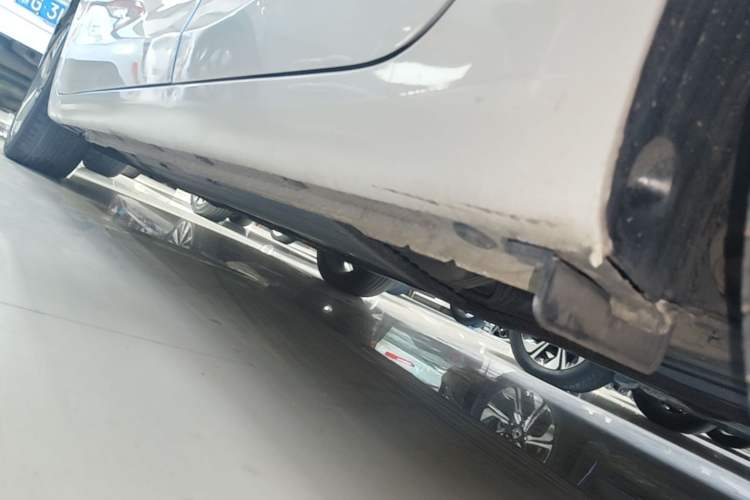 Used Kia K3 2017 1.6L Automatic 15th Anniversary Special Edition GLS Left Side Sill