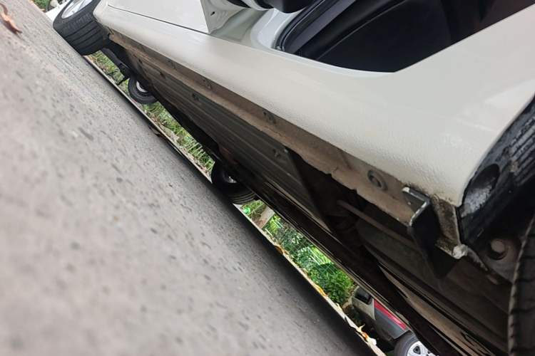 Used Kia K3 2017 1.6L Automatic 15th Anniversary Special Edition GLS Left Side Sill