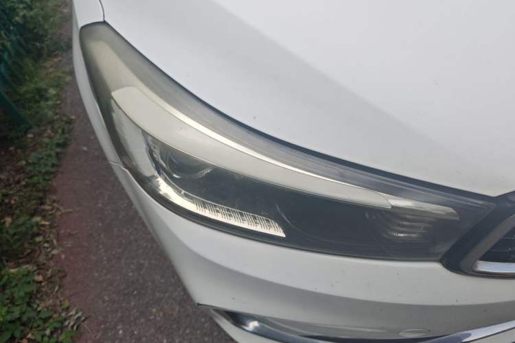 Used Kia K3 2017 1.6L Automatic 15th Anniversary Special Edition GLS Right Front Headlight
