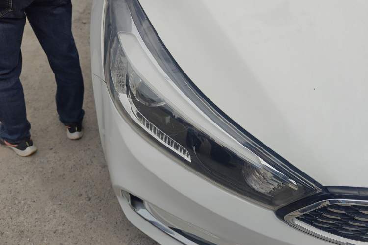 Used Kia K3 2017 1.6L Automatic 15th Anniversary Special Edition GLS Right Front Headlight