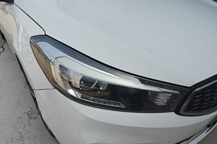 Used Kia K3 2017 1.6L Automatic 15th Anniversary Special Edition GLS Right Front Headlight