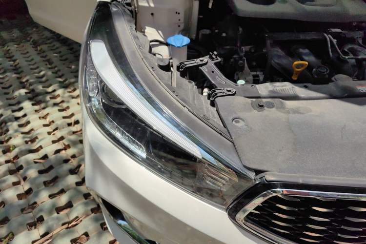 Used Kia K3 2017 1.6L Automatic 15th Anniversary Special Edition GLS Right Front Headlight