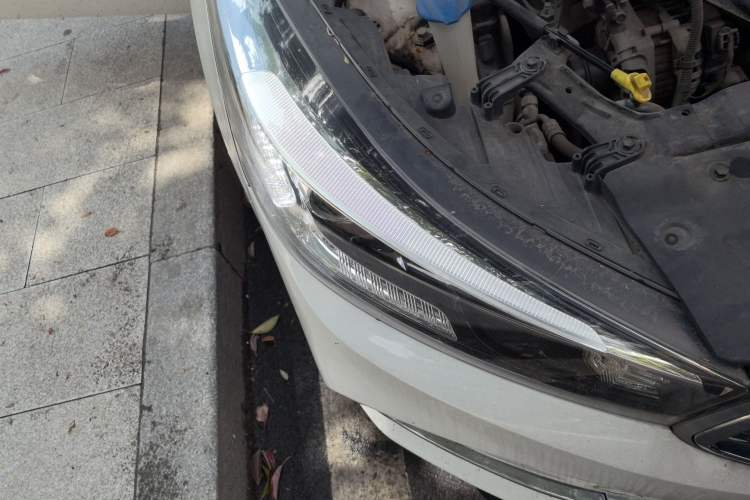 Used Kia K3 2017 1.6L Automatic 15th Anniversary Special Edition GLS Right Front Headlight