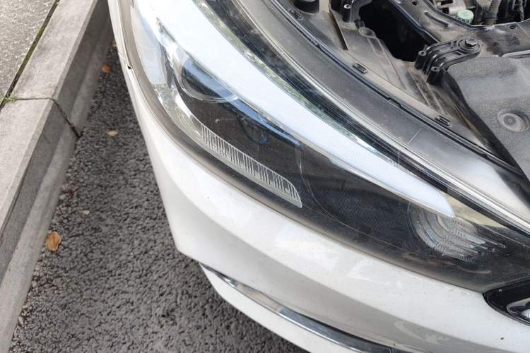 Used Kia K3 2017 1.6L Automatic 15th Anniversary Special Edition GLS Right Front Headlight