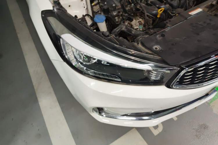 Used Kia K3 2017 1.6L Automatic 15th Anniversary Special Edition GLS Right Front Headlight