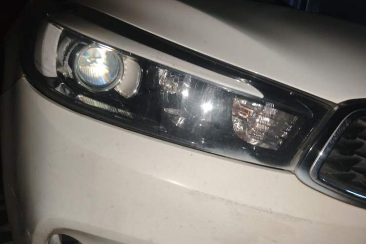 Used Kia K3 2017 1.6L Automatic 15th Anniversary Special Edition GLS Right Front Headlight