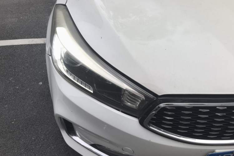 Used Kia K3 2017 1.6L Automatic 15th Anniversary Special Edition GLS Right Front Headlight