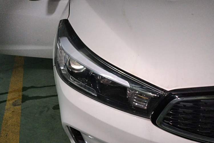 Used Kia K3 2017 1.6L Automatic 15th Anniversary Special Edition GLS Right Front Headlight
