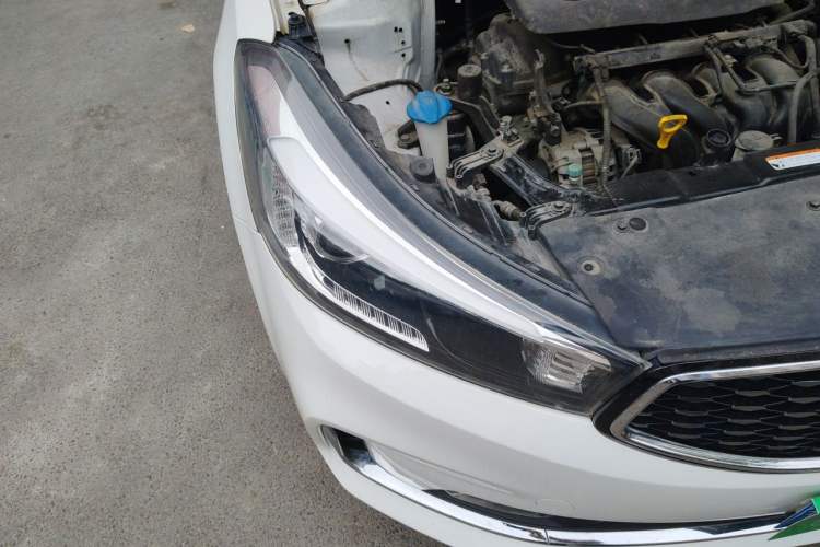 Used Kia K3 2017 1.6L Automatic 15th Anniversary Special Edition GLS Right Front Headlight
