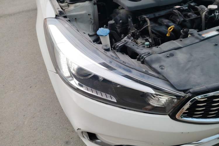 Used Kia K3 2017 1.6L Automatic 15th Anniversary Special Edition GLS Right Front Headlight