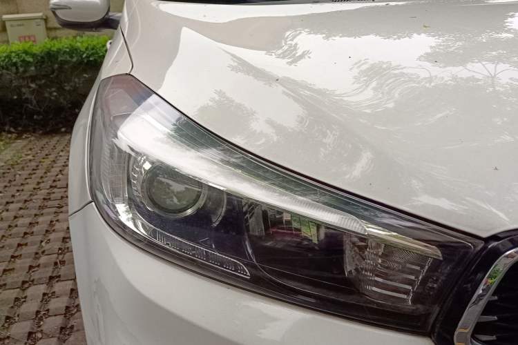 Used Kia K3 2017 1.6L Automatic 15th Anniversary Special Edition GLS Right Front Headlight