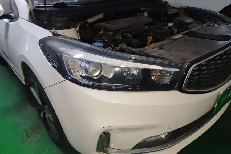 Used Kia K3 2017 1.6L Automatic 15th Anniversary Special Edition GLS Right Front Headlight