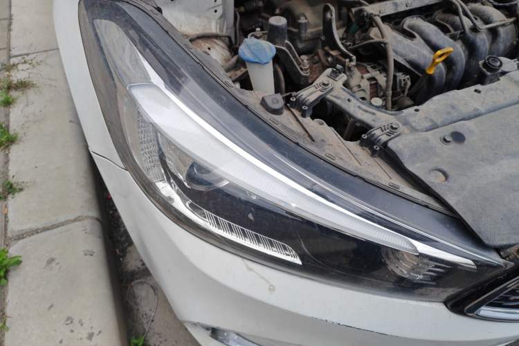 Used Kia K3 2017 1.6L Automatic 15th Anniversary Special Edition GLS Right Front Headlight
