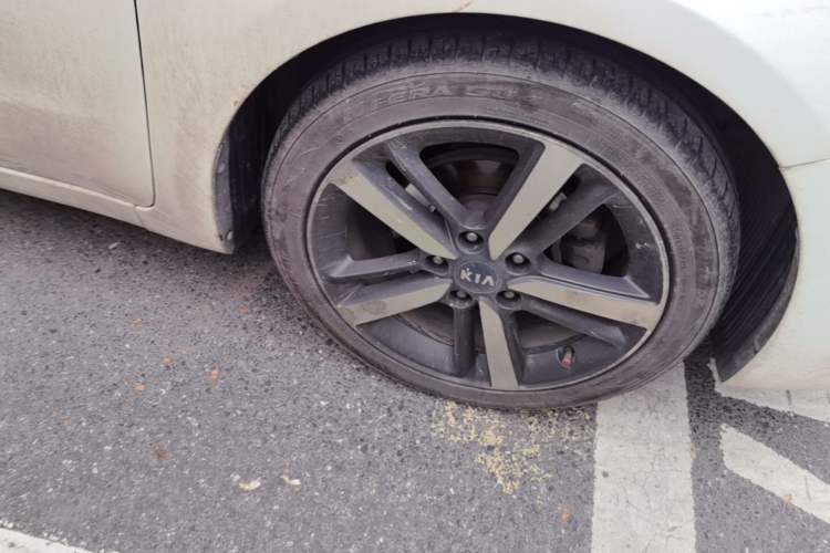 Used Kia K3 2017 1.6L Automatic 15th Anniversary Special Edition GLS Right Front Wheel Hub